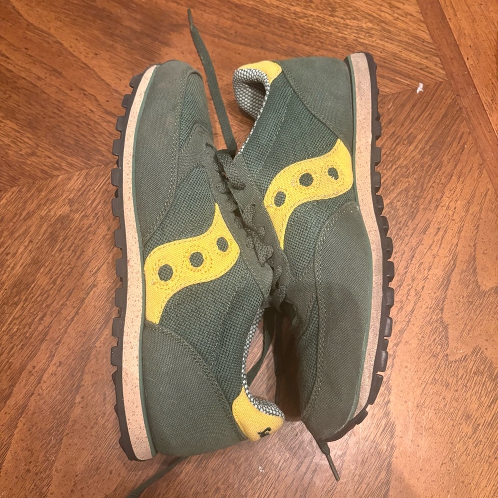 Vegan Saucony Jazz Green and Yellow shoes
